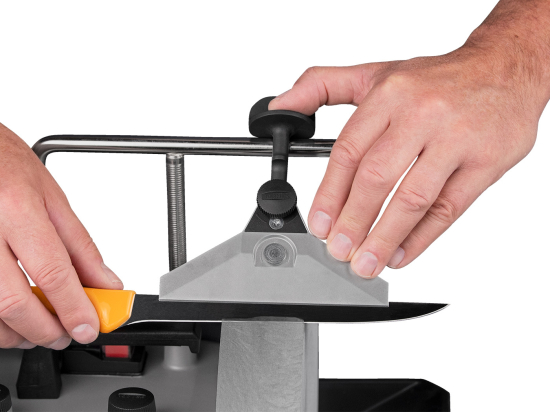 Tormek KJ-140 : Dispositif large pour couteaux avec centrage automatique
